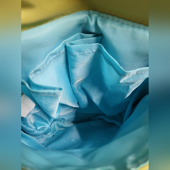 Travelon RFID Lime Green Crossbody Bag - Picture 12 of 13